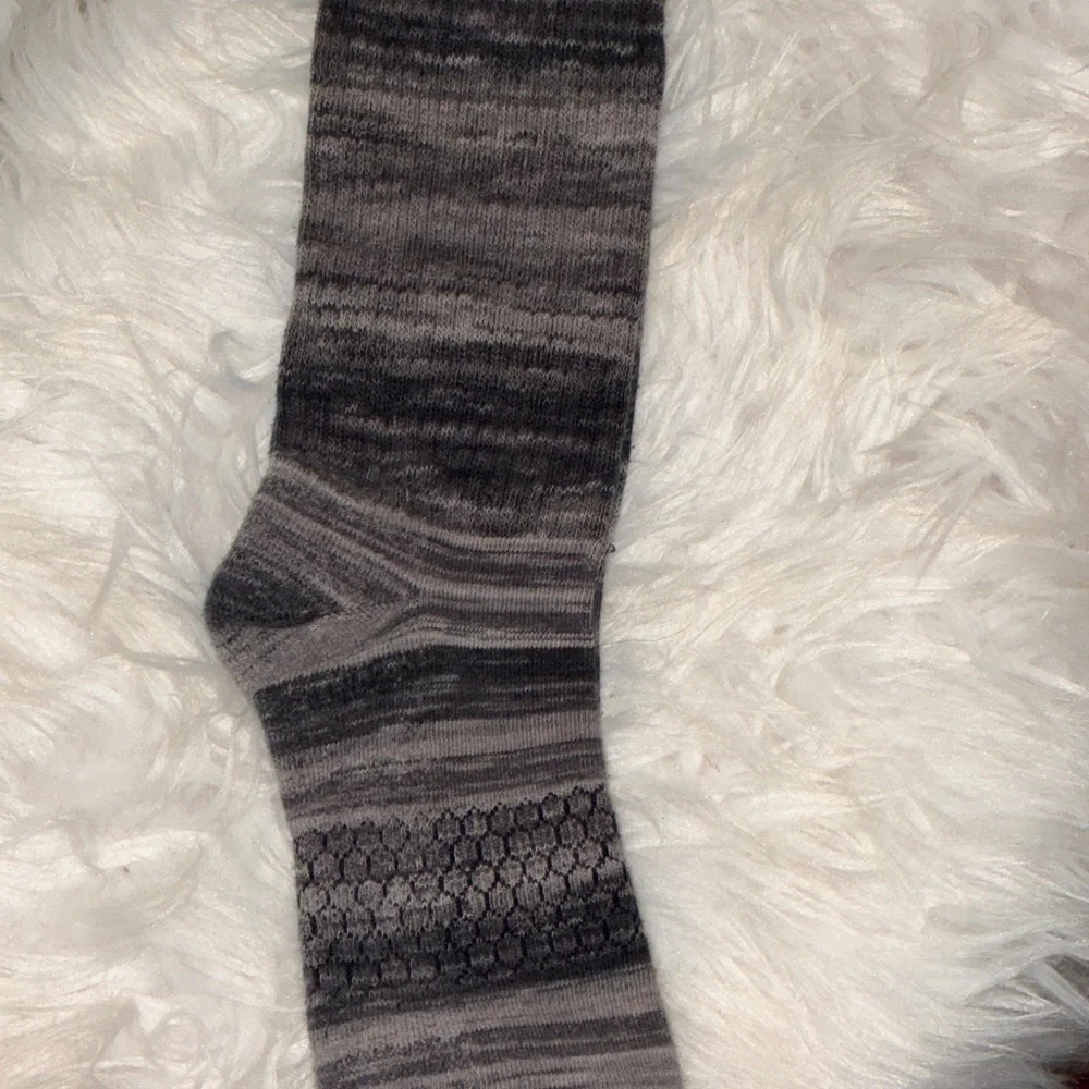 Bombas Black and Gray Patterned Socks. EUC